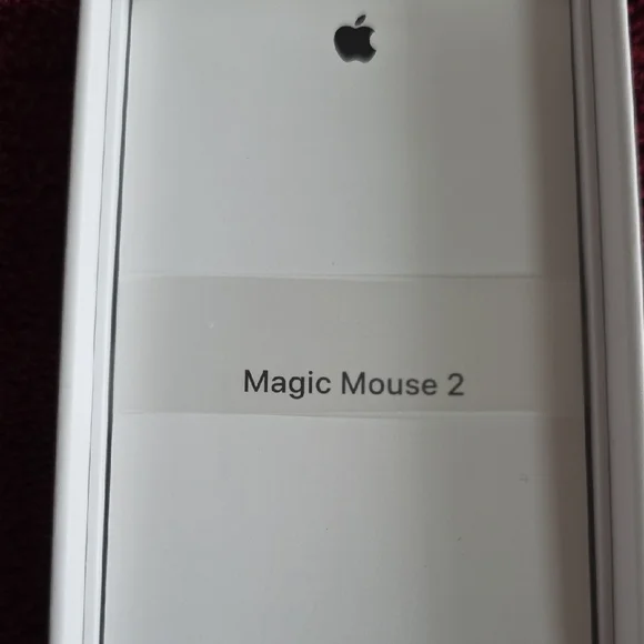 Apple Magic Mouse in Sleek White Packaging - Picture 4 of 4